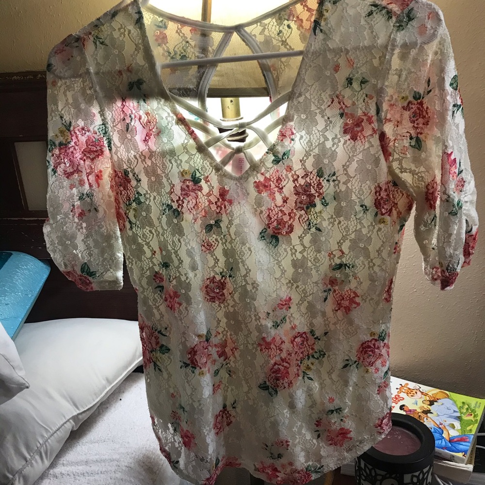 Lace dressy shirt. Juniors size S. Like new.
